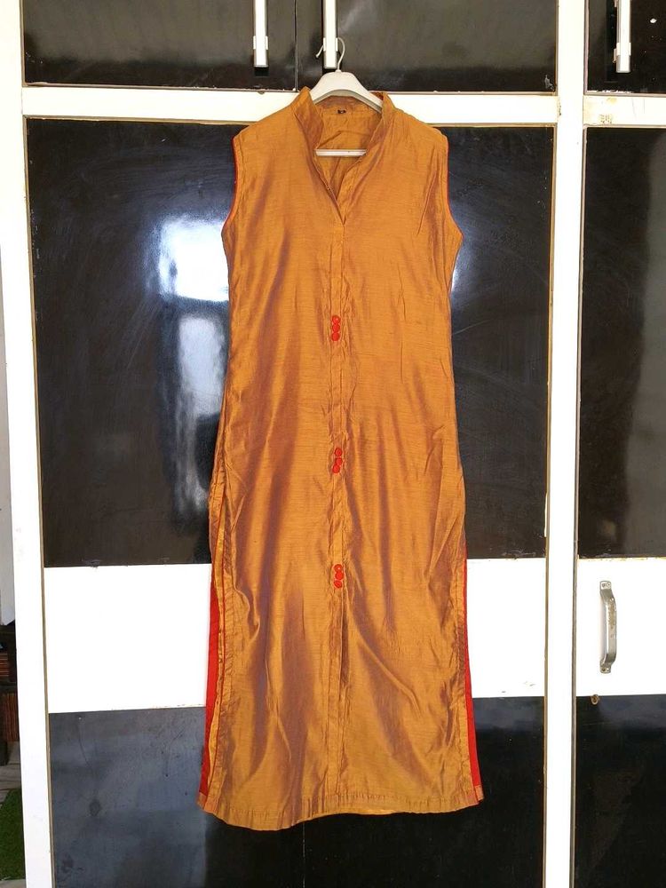 Sleeveless  Kurta set with palazzo (free 🎁gift)