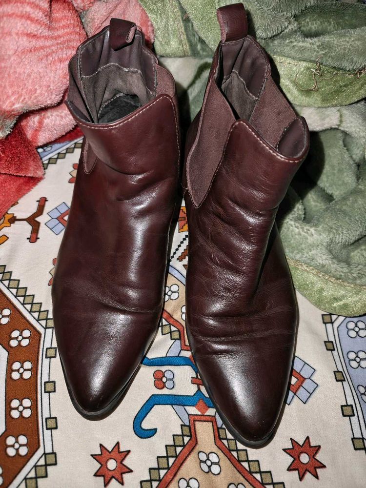 Stylish Brown Leather Ankle Boots