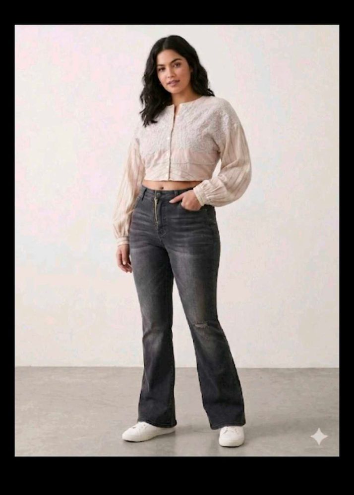 Chic Embroidered Cropped Top &amp; Flared Jeans