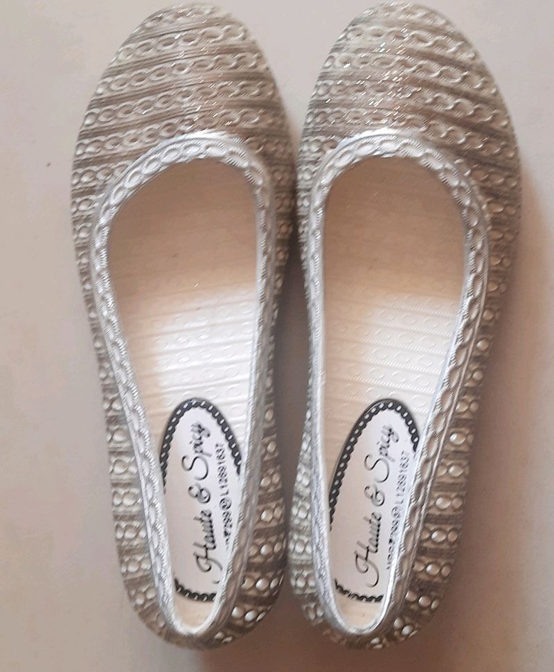 Footwear/juti