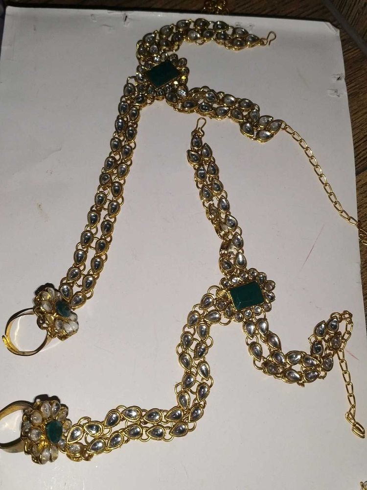 Kundan Hathphool and nose ring