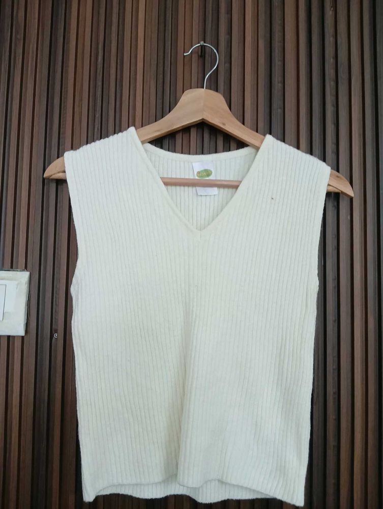 Cream Ribbed V-Neck Sleeveless Sweater