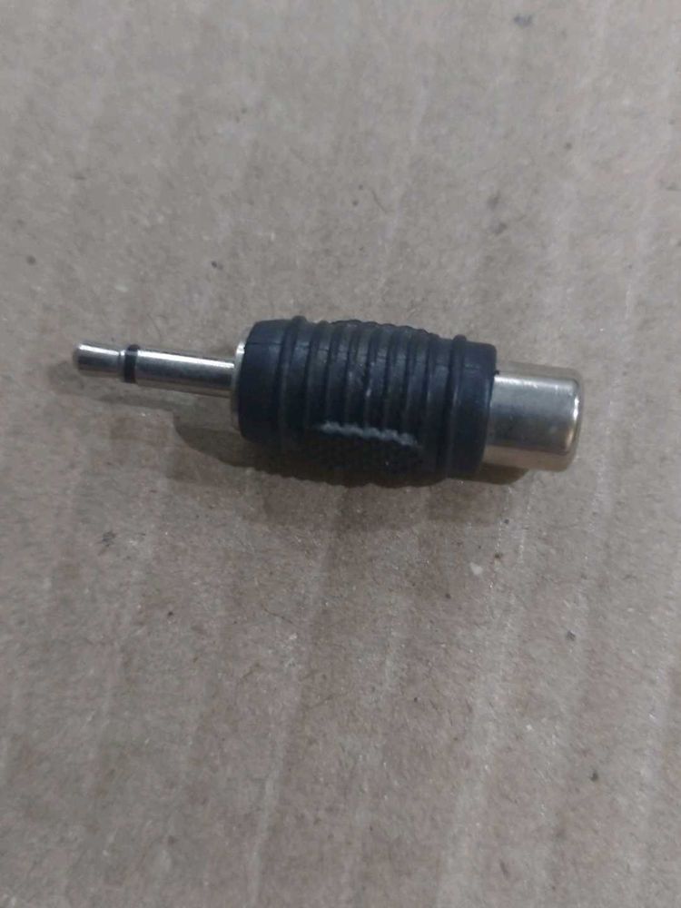 3.5mm jack plug to phono socket