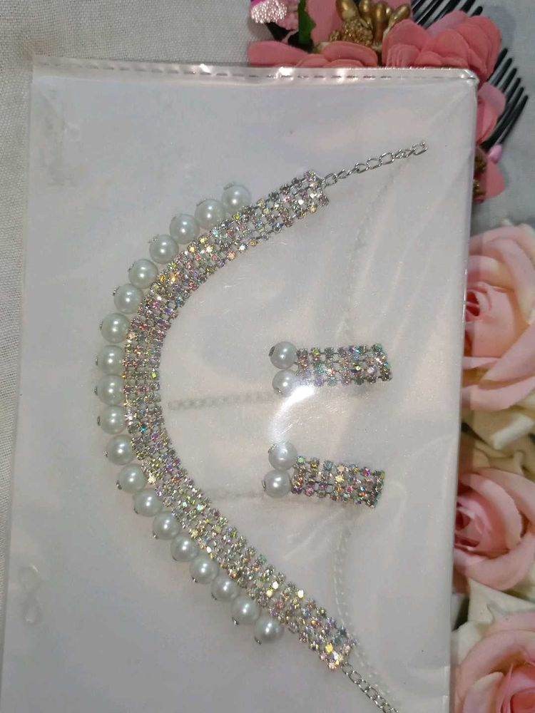 Sparkling Pearl &amp; Crystal Necklace Set