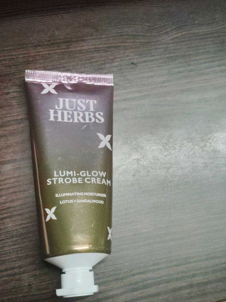 Just Herbs Lumi-Glow Strobe Cream