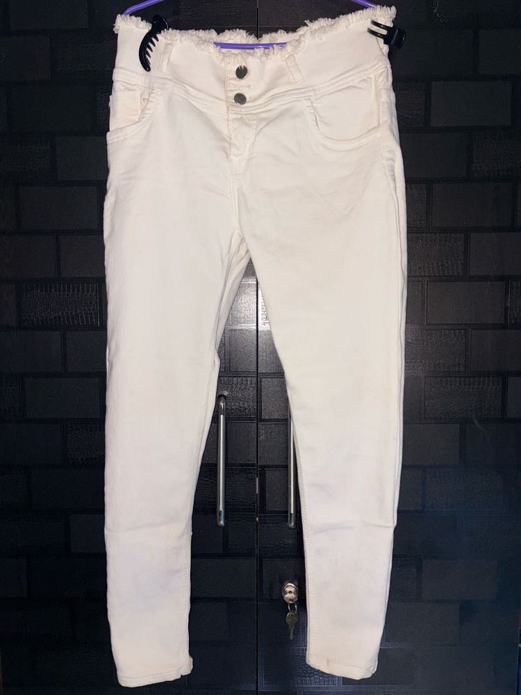 White High-Waist Skinny Jeans