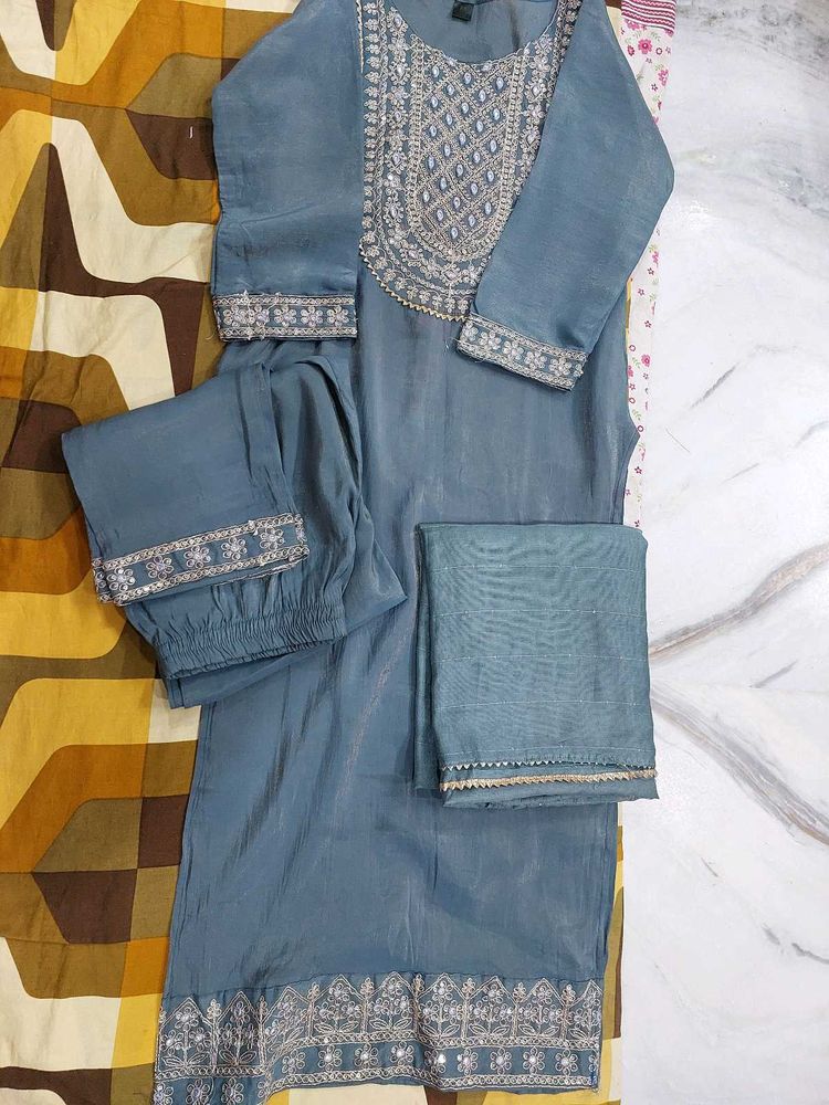 Elegant Blue Embroidered Kurta Set