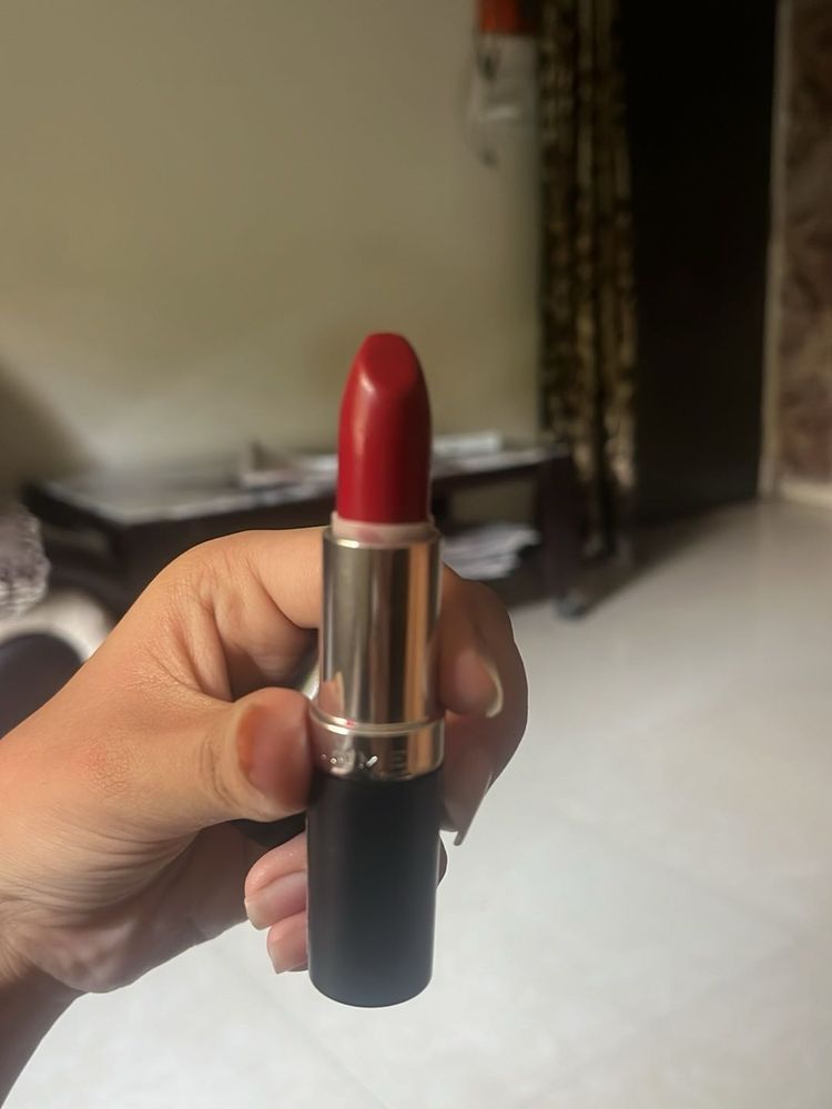 Classic Red Lipstick rimmel london