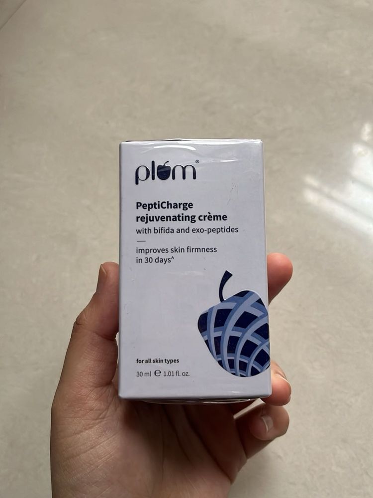 Plum PeptiCharge Rejuvenating Creme