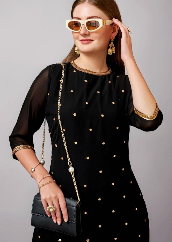 Elegant Black Embroidered Kurta