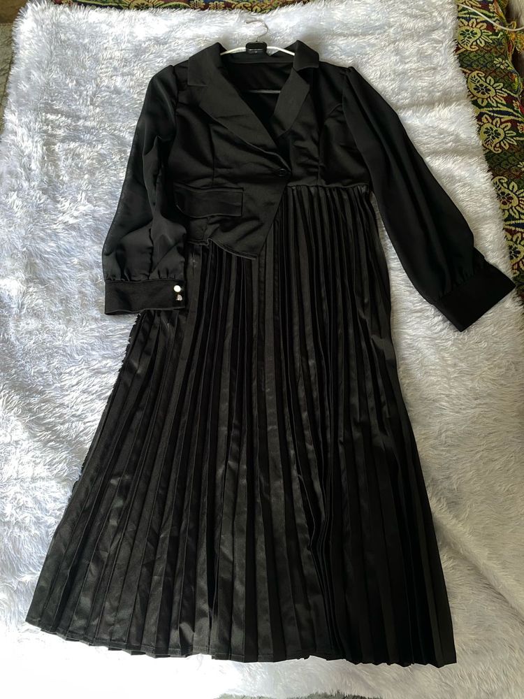 Chic Black Blazer Dress with Pleated Skirt