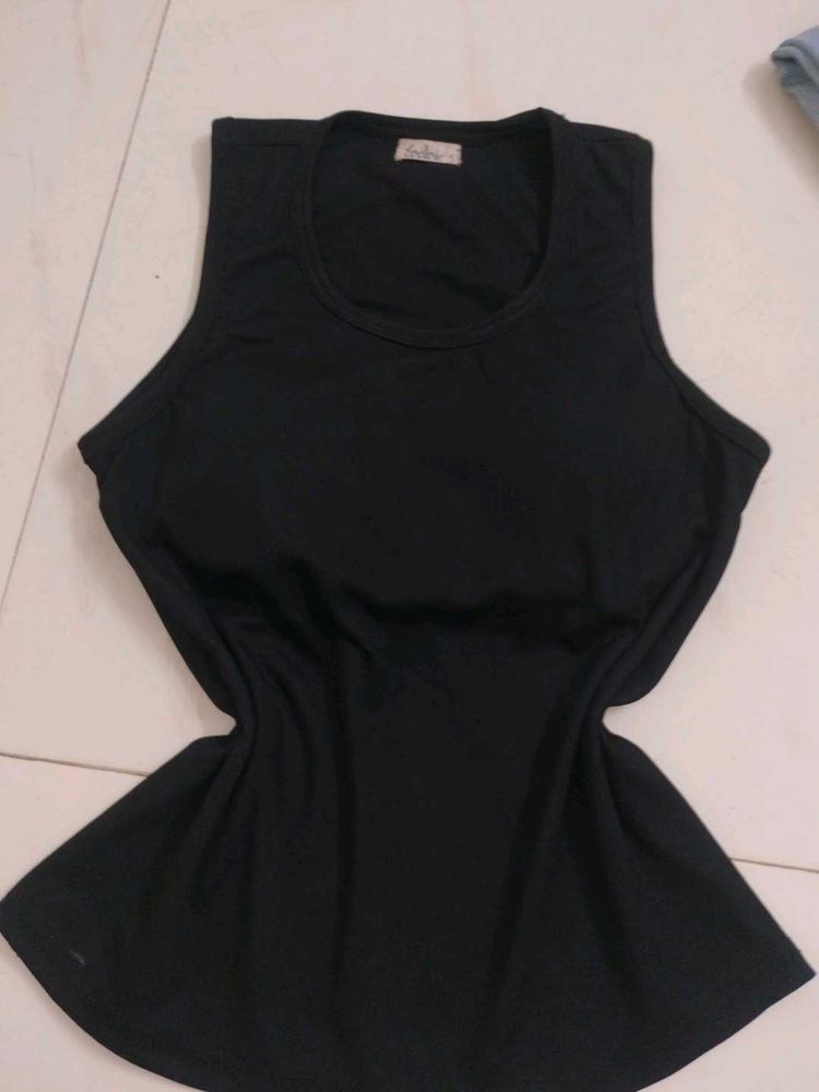 Sleek Black padded Sleeveless Tank Top