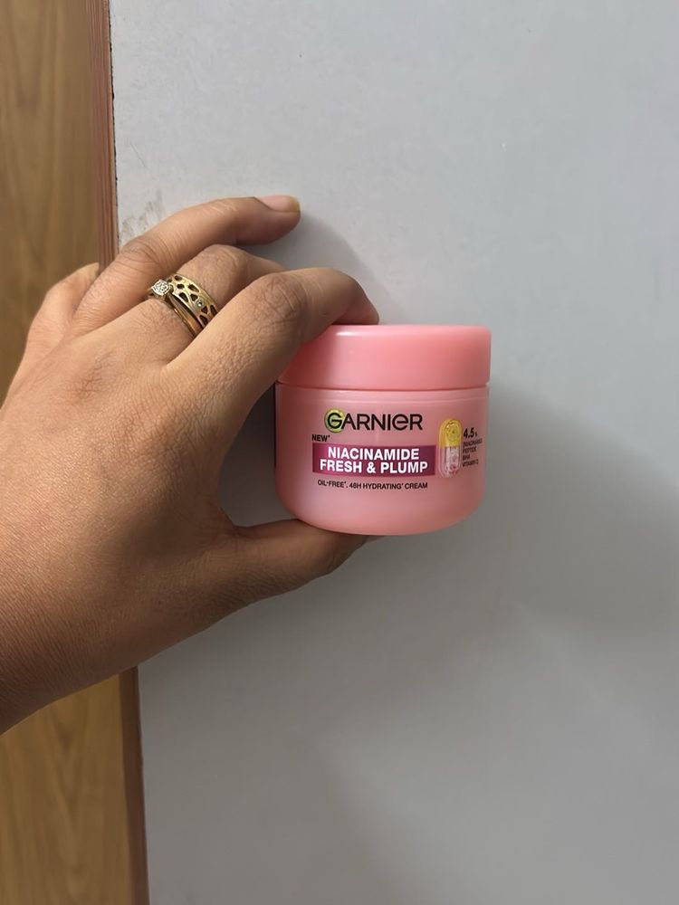 Garnier Niacinamide Hydrating Cream