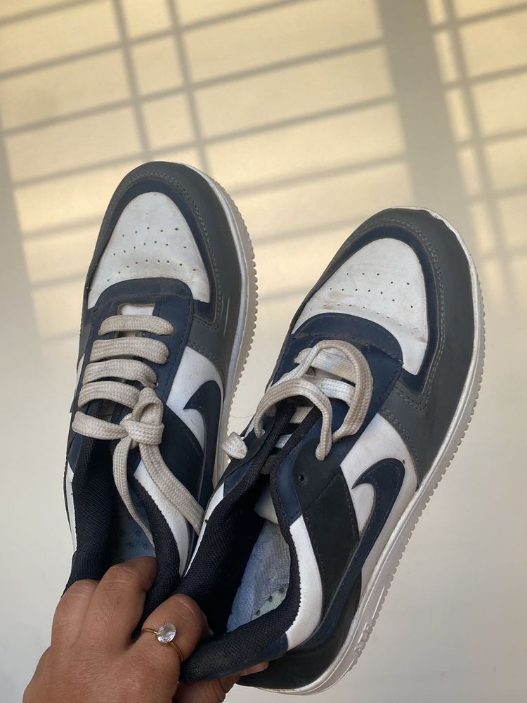 Stylish Navy &amp; White Sneakers