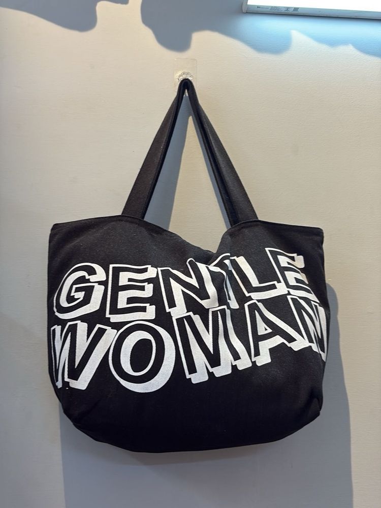 GENTLE WOMAN Tote Bag