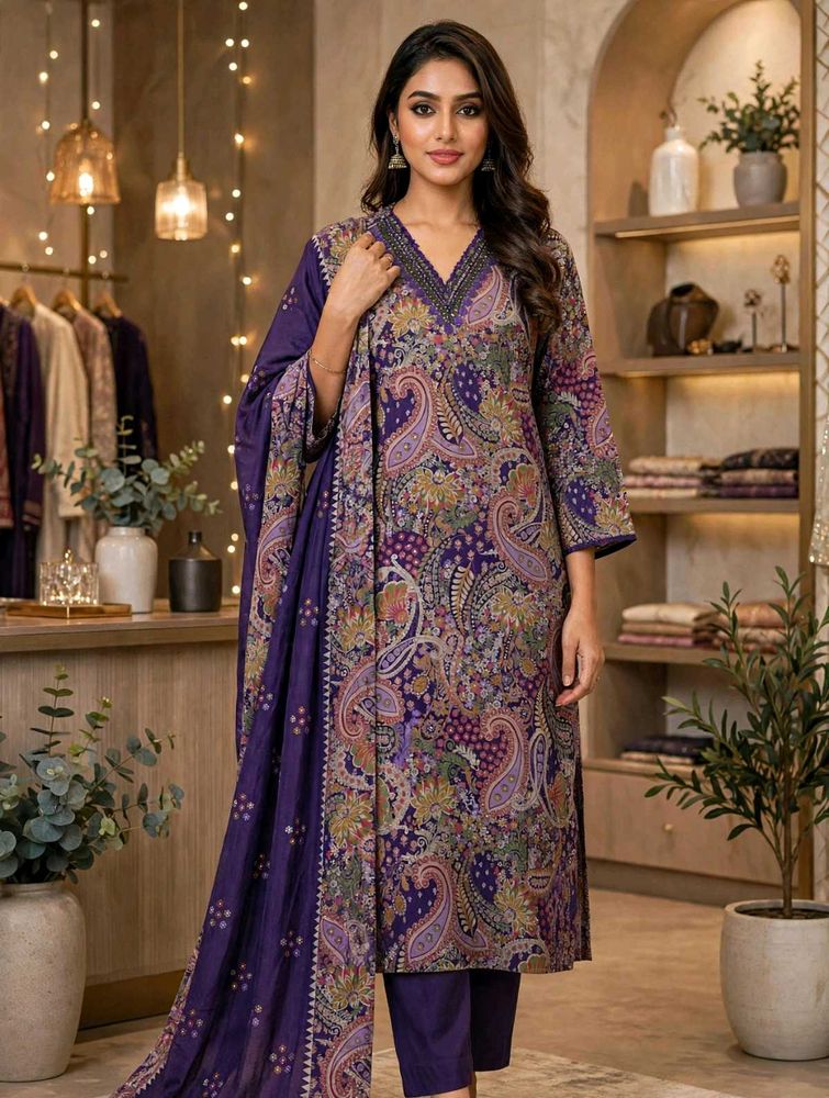 Elegant Paisley Print Kurta Set