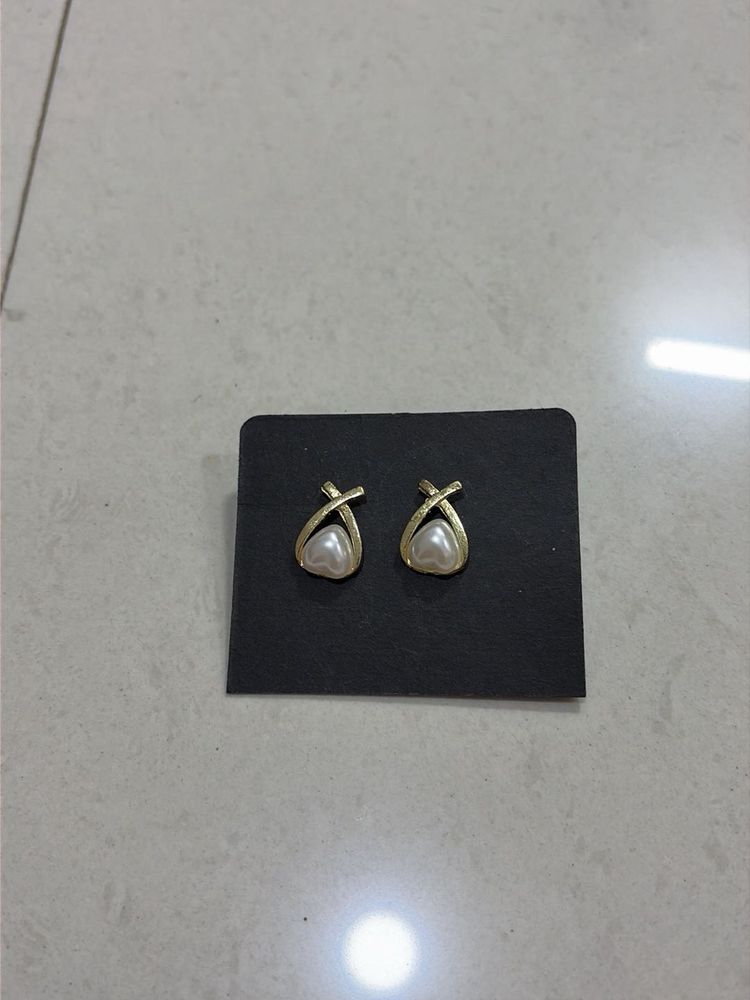 Brand new Elegant Pearl Drop Earrings