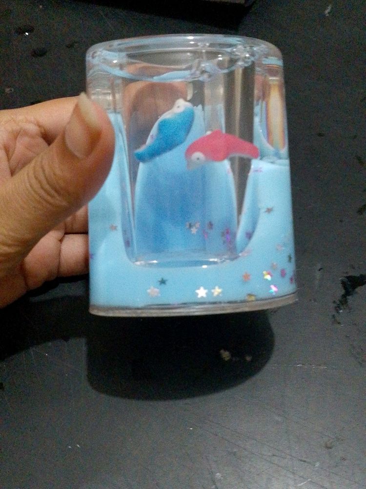 magic wattery Pen stand