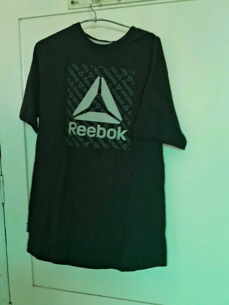 Reebok Black Graphic T-Shirt