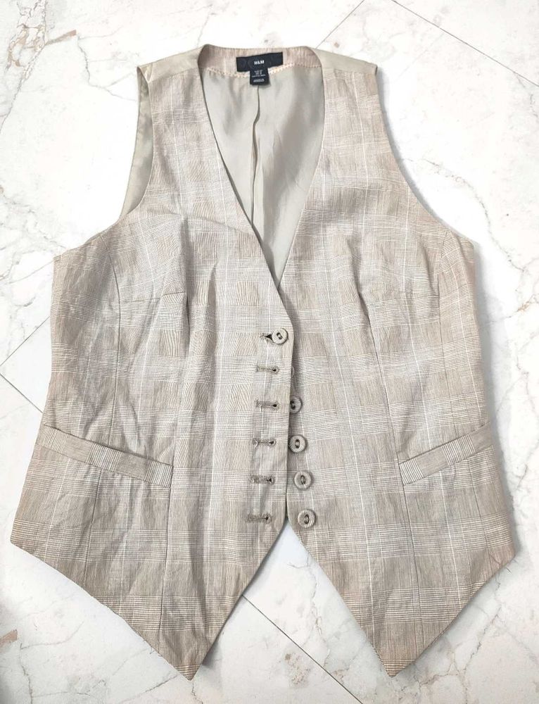 H&amp;M Chic Plaid Vest