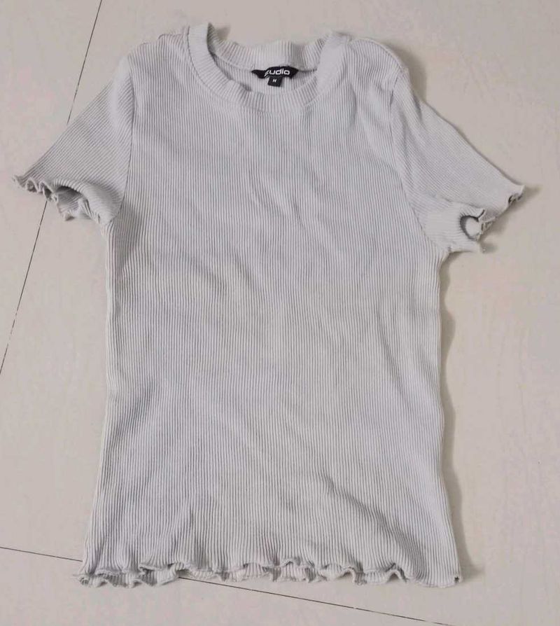 Stretchable body-fit top