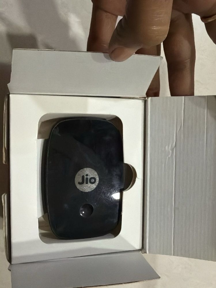 JioFi Portable WiFi Hotspot