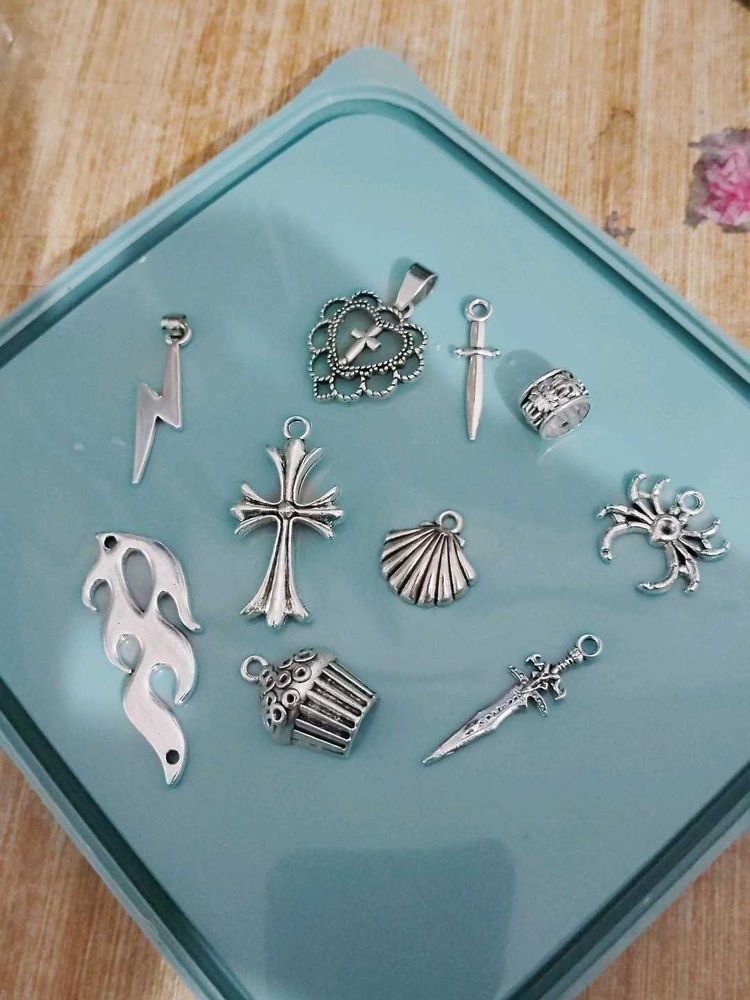 Assorted Charms Set