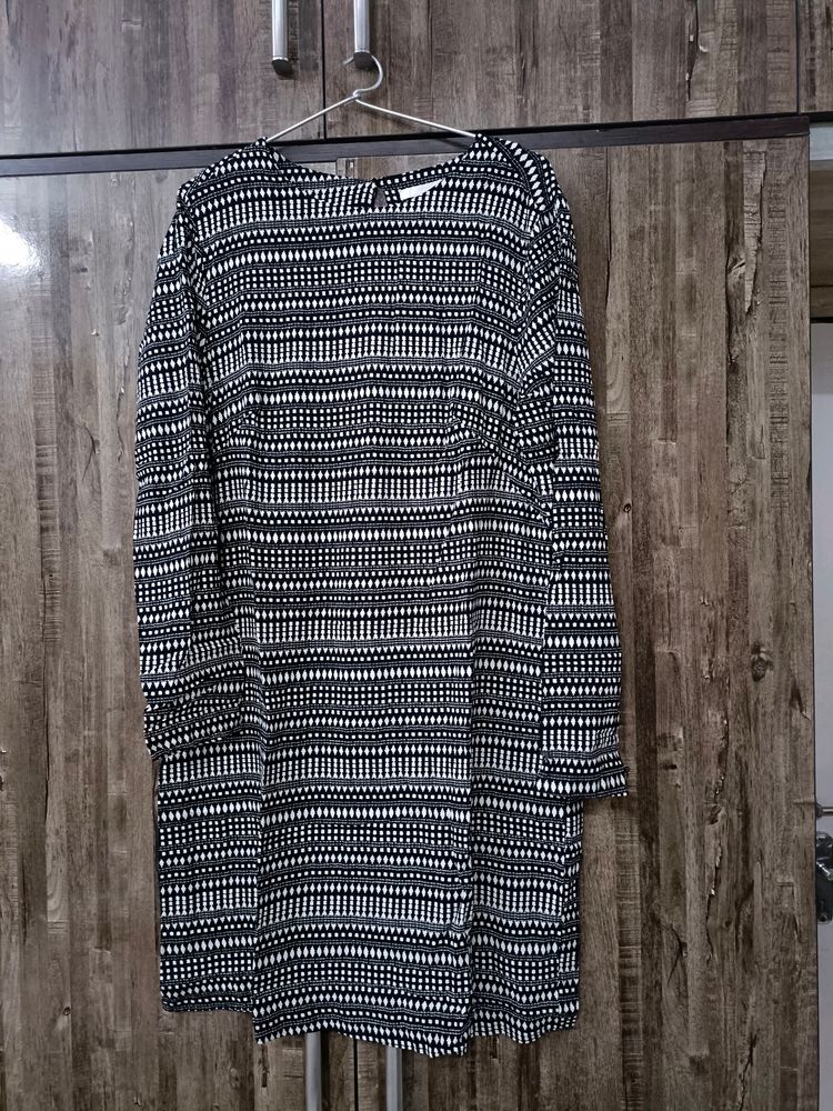 Monochrome One piece dress.