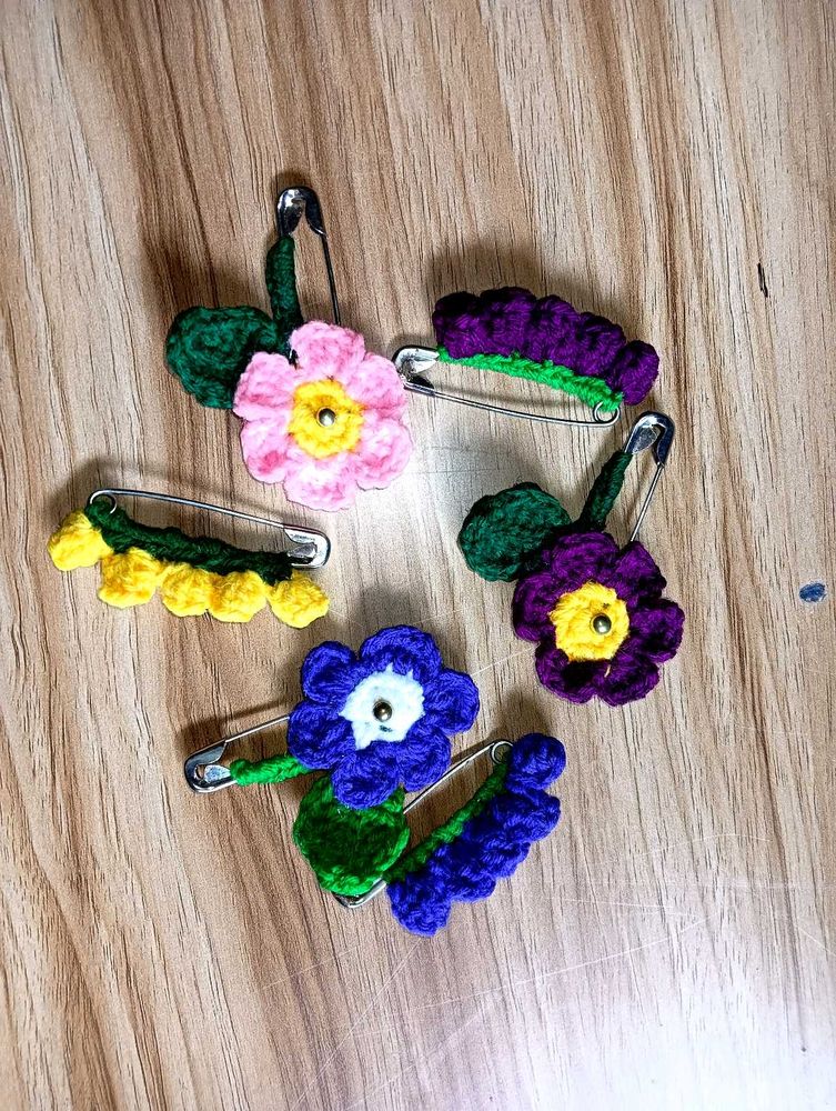 Handmade Crochet Flower Brooch Set