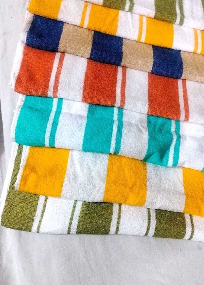 COLOURFUL STRIPPED TOWELS