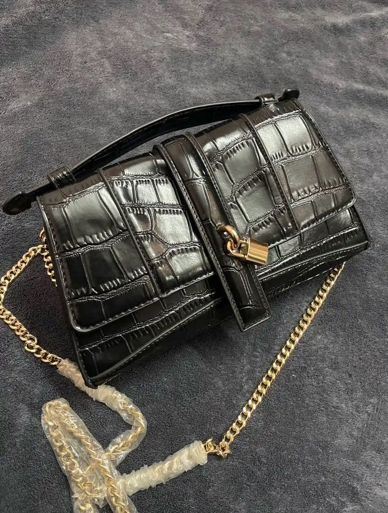 Croc Embossed Sling🐊