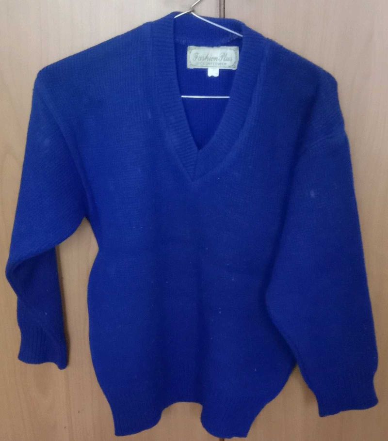 nevy blue sweater