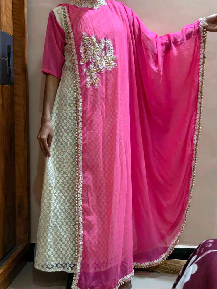 Elegant Pink Kurta with Pearl Embellishments