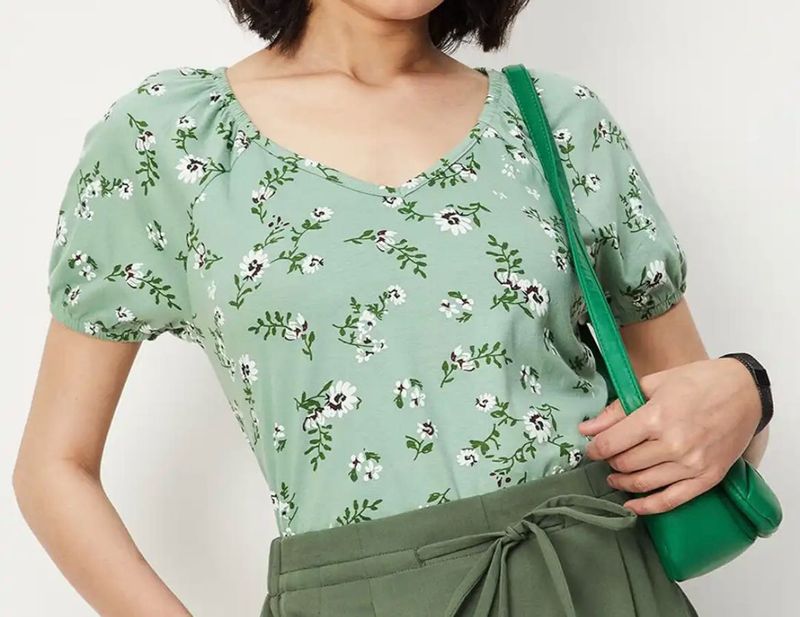 Floral V Neck Puff Sleeves Top