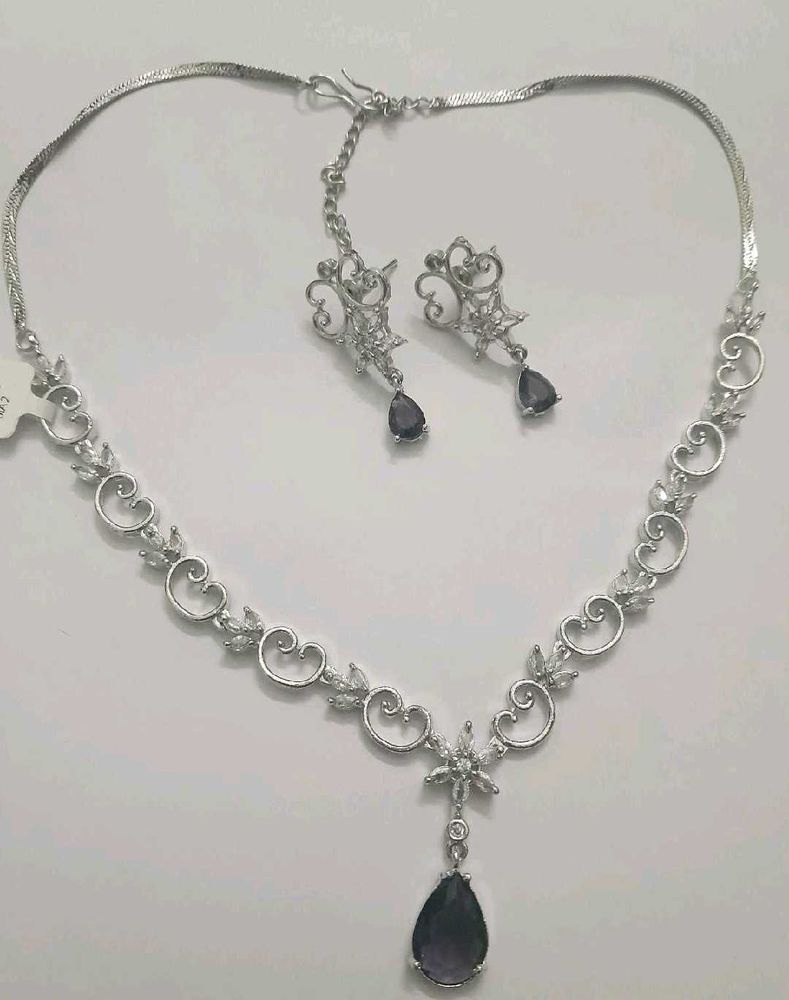 AD Elegant Silver Necklace &amp; Earring Set