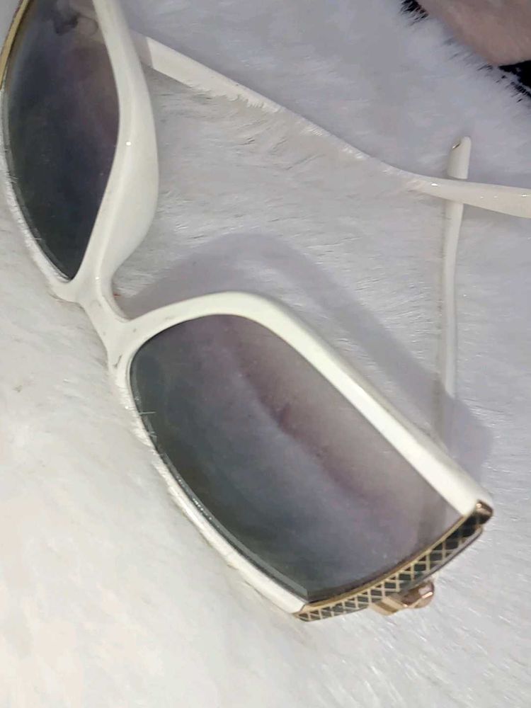 beautiful white 🤍 sunglasses