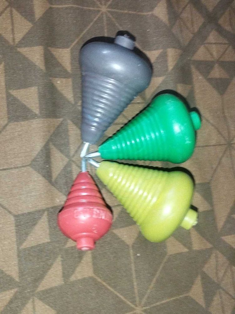 Set of 4 Spinning Tops with 2 rope + free delivery