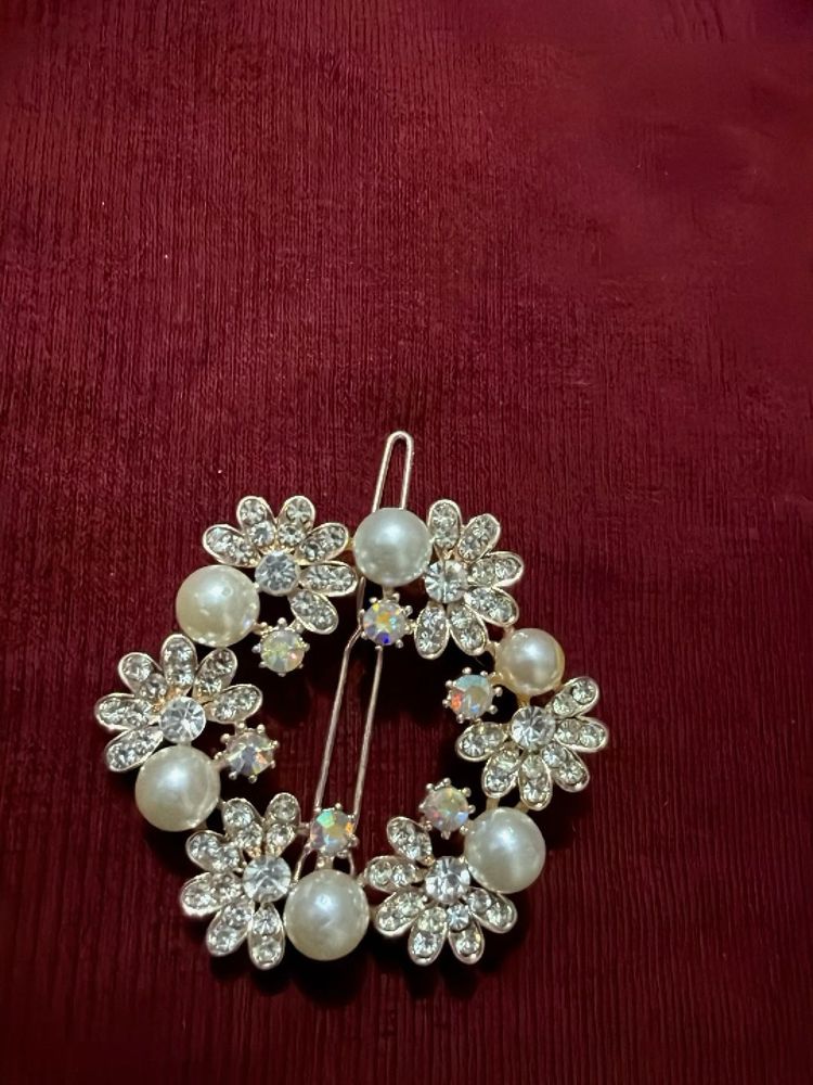Elegant Pearl &amp; Crystal Hair Clip