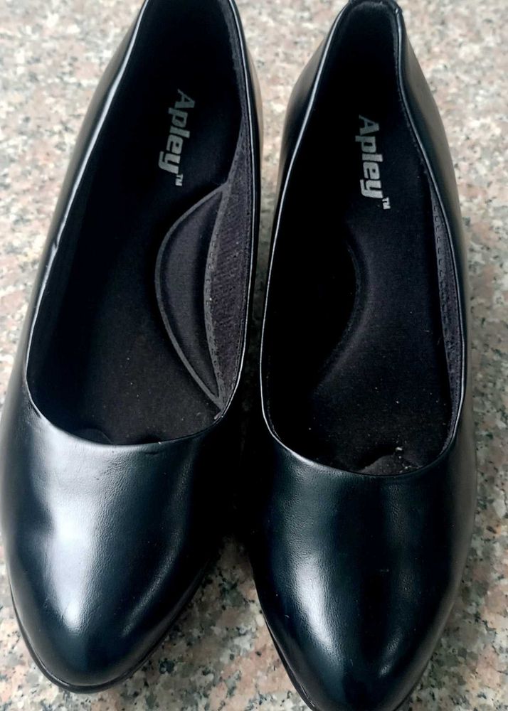 Apley Women's Black Classic Pumps