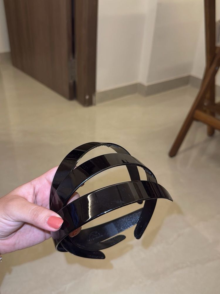 black headband - plastic (x3)
