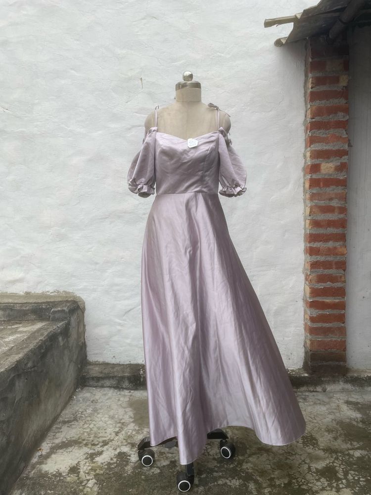 Elegant Off-Shoulder Maxi Dress