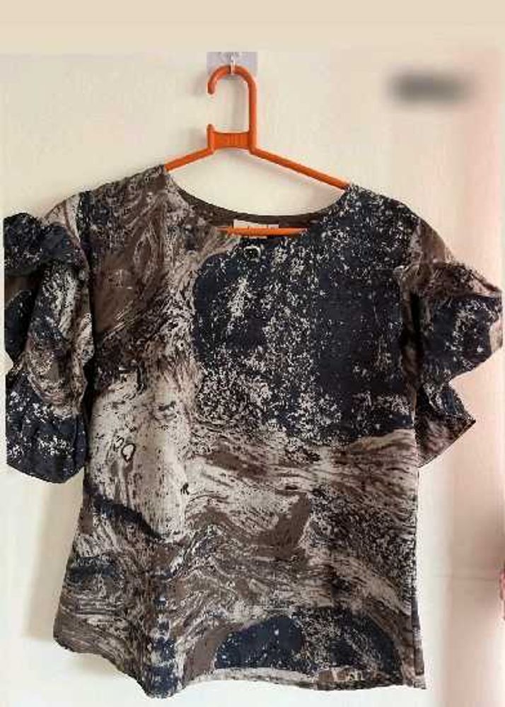 Abstract Print Top with Ruffle Sleeves