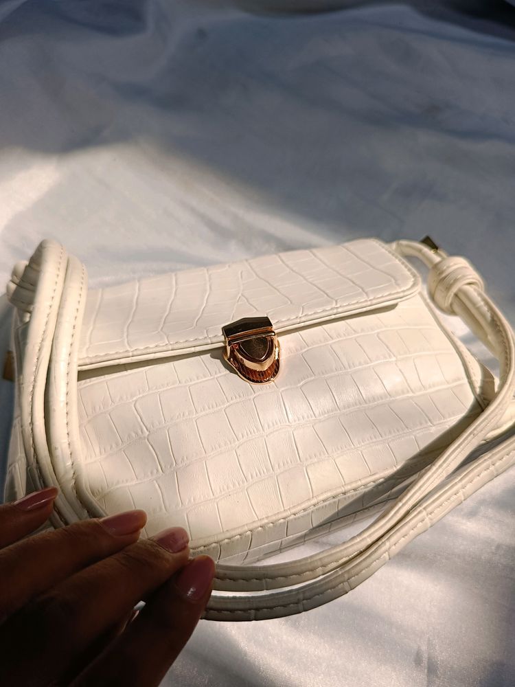 PRICE DROP🔥 Pinteresty White handbag