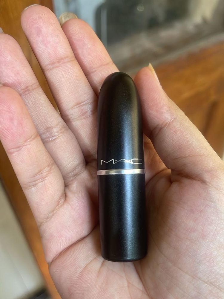 MAC Lipstick - Kinda Sexy