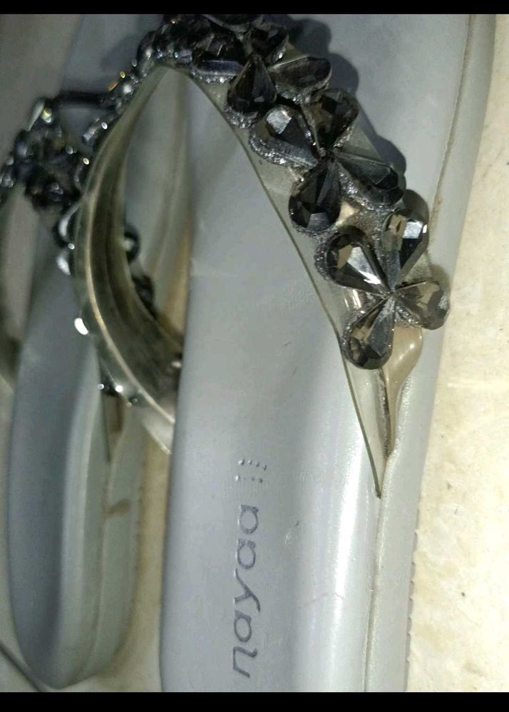 Sparkling Flower Embellished Flip-Flops