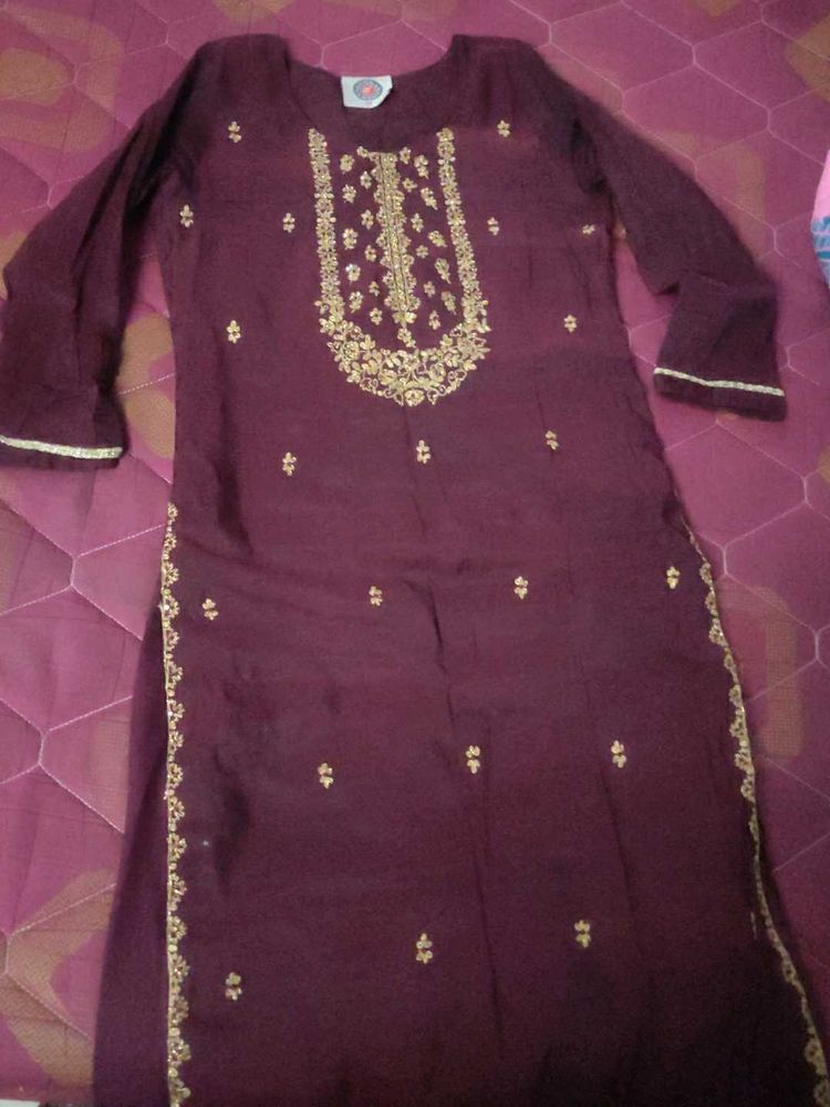 Elegant Embroidered Kurta