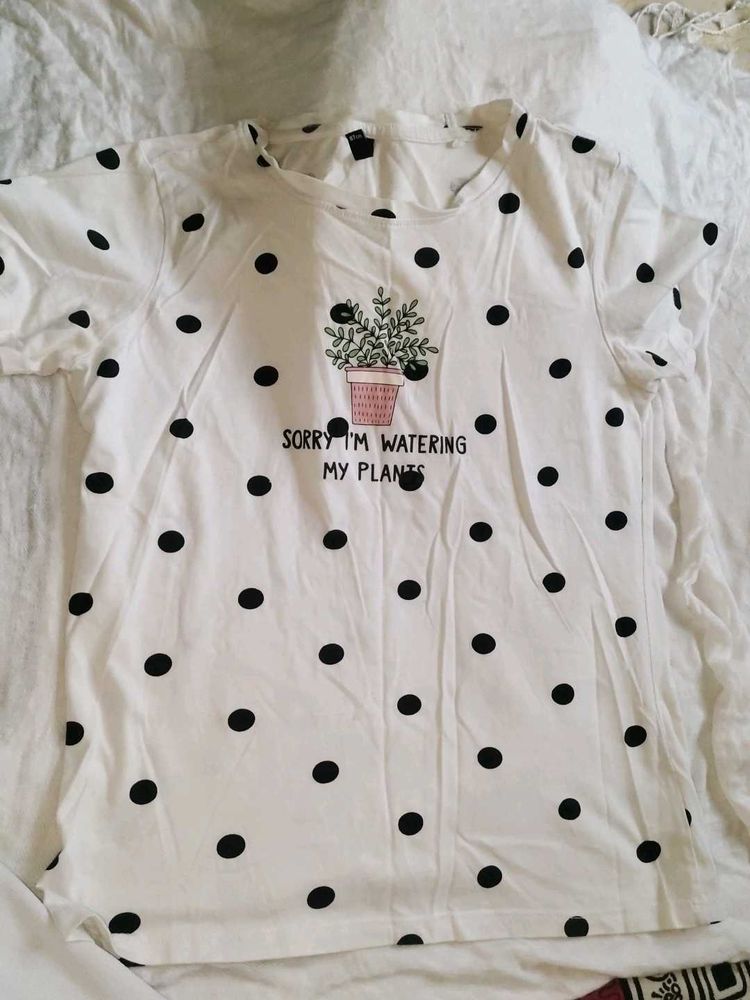 White &amp; Black Polka Dot Printed Casual T-Shirt