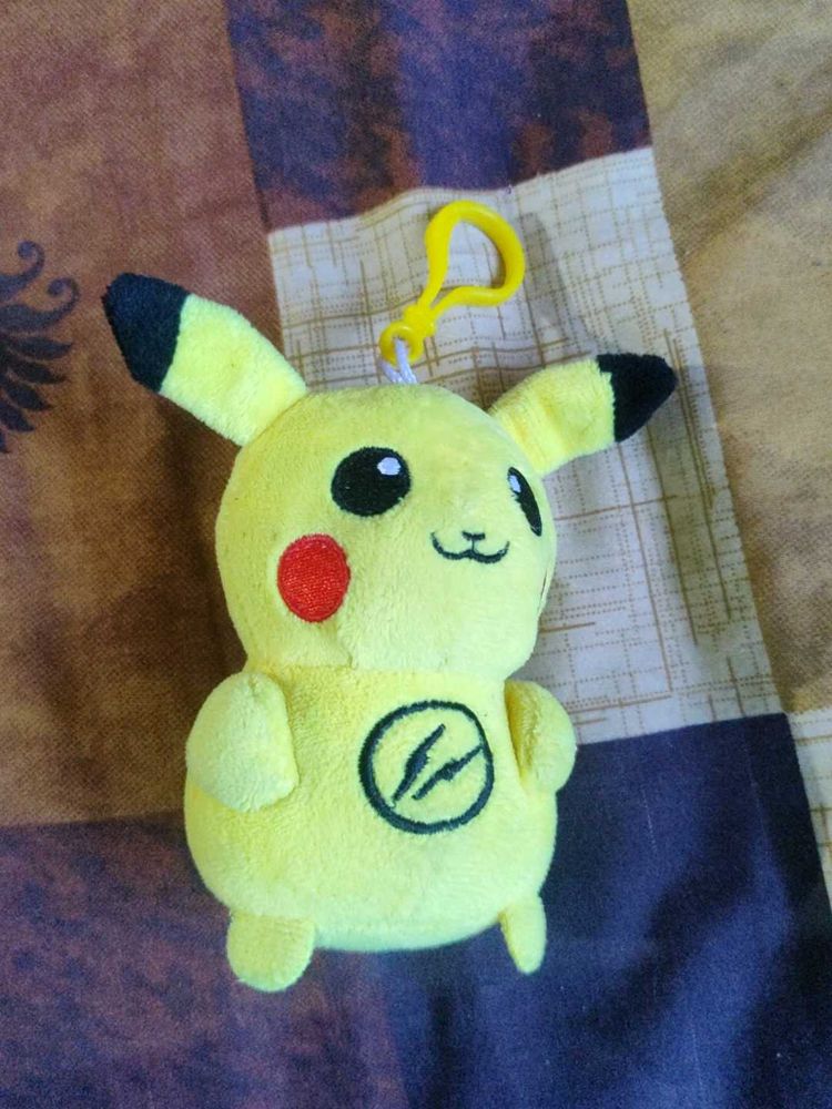 Pokemon bagcharm Pikachu