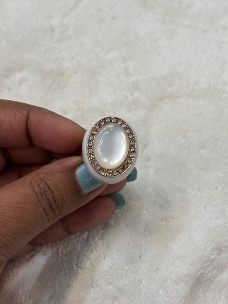 Elegant Oval Stone Ring