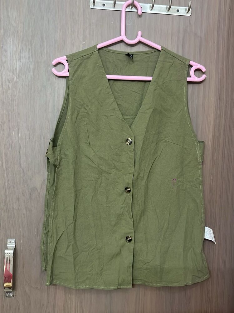 Chic Olive Green Sleeveless Button-Up Vest